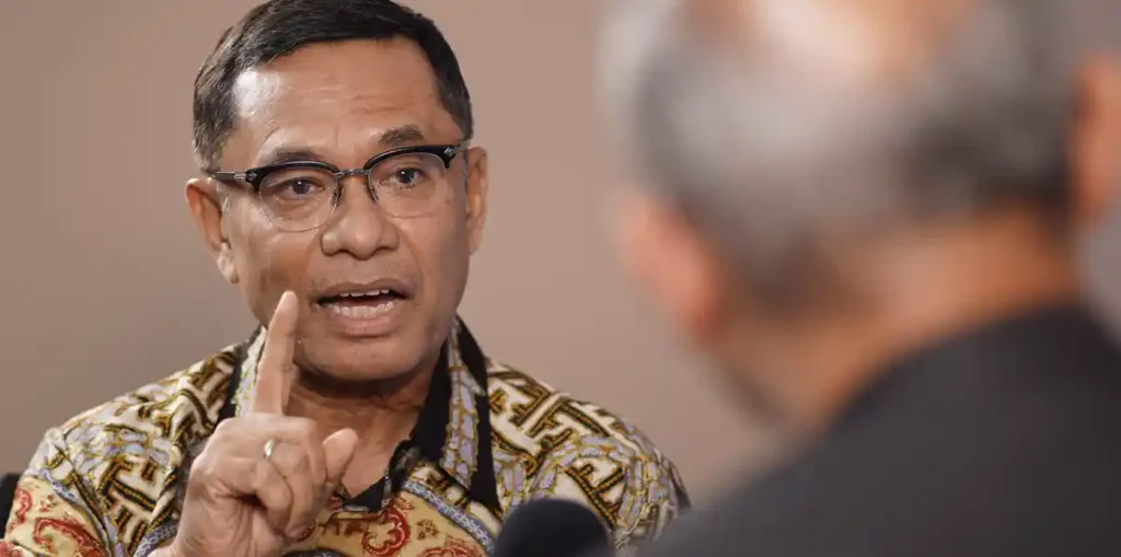 Wakil Ketua Umum Kamar Dagang Industri (KADIN) Indonesia bidang Perindustrian Saleh Husin. Pelaku usaha membutuhkan kepastian kebijakan, bukan tambahan ketidakpastian yang dapat mengganggu iklim investasi. 


