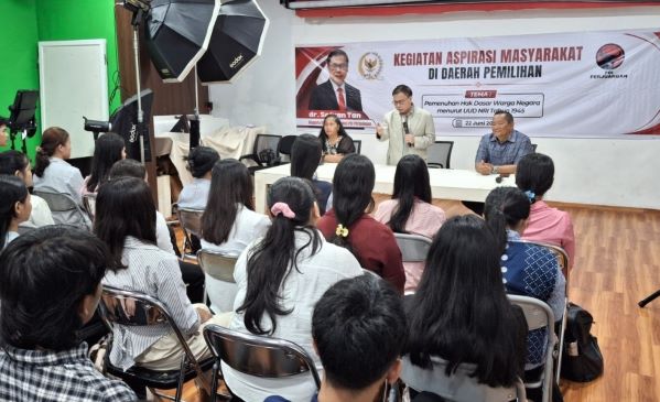 Acara Kegiatan Aspirasi Masyarakat di Daerah Pemilihan Pemenuhan Hak Dasar Warga Negara Menurut UUD NRI Tahun 1945 di YPSIM Medan