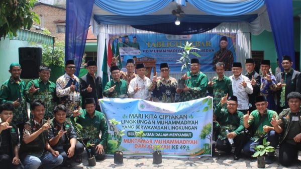 Majelis Lingkungan Hidup Pimpinan Daerah (PD) Muhammadiyah Kota Medan bersama LAZISMU Kota Medan menggelar kegiatan Penanaman Pohon
