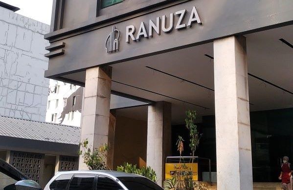 Gedung perkantoran perusahaan Perseroan Terbatas di Jakarta Pusat. (Foto: Fadmin Malau)