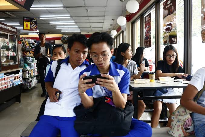 Filipina Wacanakan Larangan Medsos untuk Anak