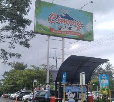 Cisarua Mountain (Cimory) di Kawasa Puncak, Bogor selalu ramai dikunjungi para pengunjung di Puncak. (Foto: Fadmin Malau)