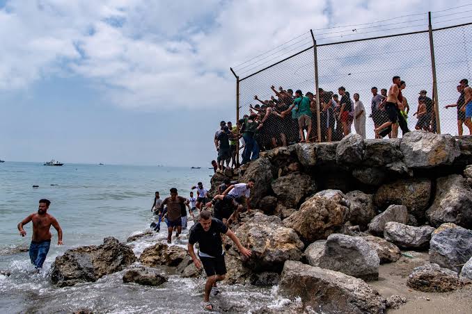 Lonjakan Migran ke Ceuta - Spanyo