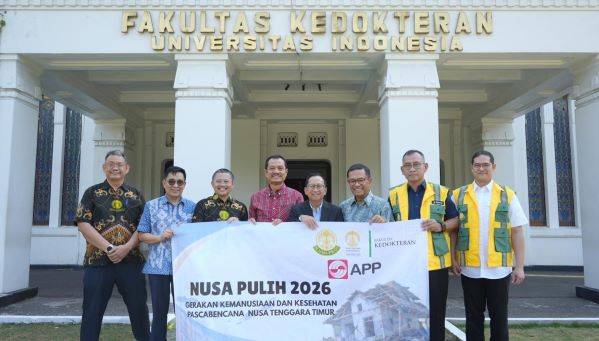 APP Group salurkan bantuan Rp150 juta melalui ILUNI FKUI untuk masyarakat terdampak gempa bumi di Flores. (Foto: dok APP Group)

