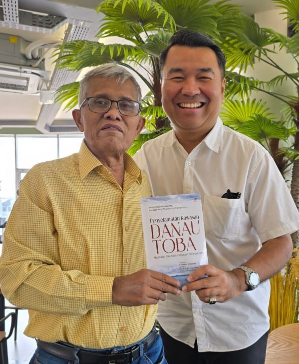 Wilmar Eliaser Simandjorang Sinaga bersama Vincent - Salah satu penjaga, dari Hometown Kota Bintang, Bekasi