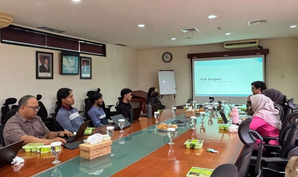 Memperkenalkan survival analysis untuk memperkirakan berapa lama suatu peralatan dapat berfungsi sebelum mengalami kerusakan. (Foto: dok Humas UPER)


