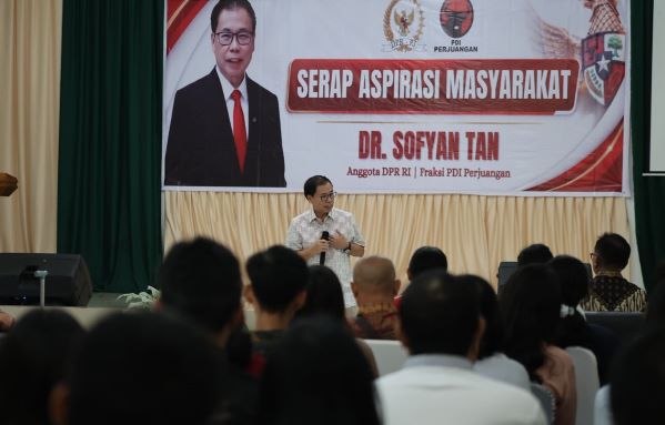 Anggota Komisi X DPR RI dari Fraksi PDI Perjuangan, dr Sofyan Tan, dalam kegiatan menyerap aspirasi dari masyarakat