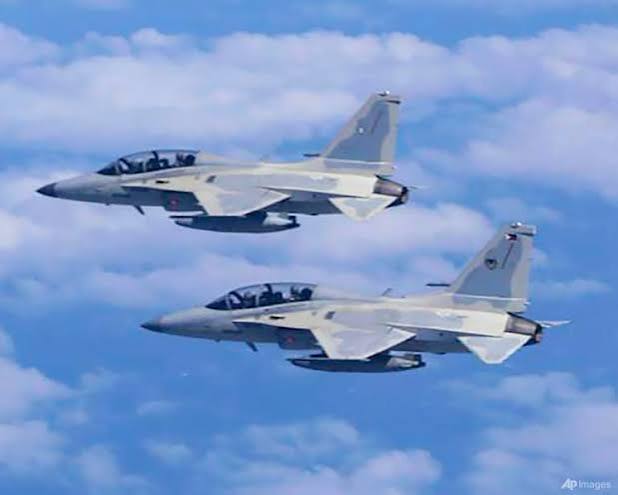 Pesawat Latih Jenis SF-260 yang jatuh