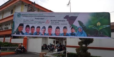 Spanduk di Kampus Universitas Muhammadiyah Sumatera Utara (UMSU) Medan

