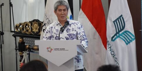 Prof. Iwa memberikan sambutan pada pembukaan Beasiswa APERTI BUMN tahun 2025

