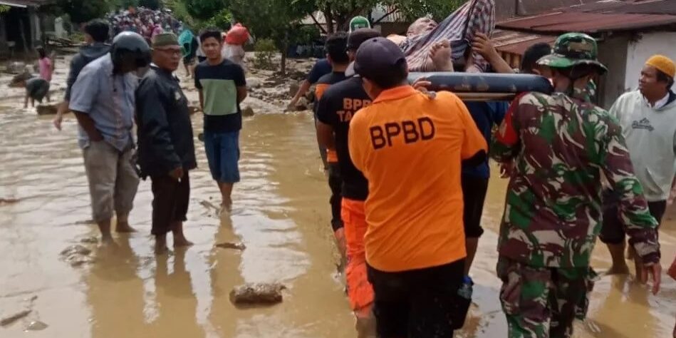 Korban terdampak banjir dan longsor di Padang Lawas,