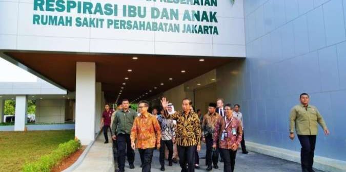 Presiden Joko Widodo meresmikan Gedung Layanan Respirasi Ibu dan Anak RSUP Persahabatan, Jakarta