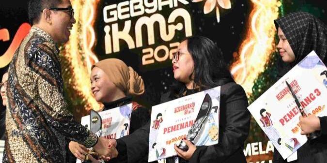 Wakil Menteri Perindustrian Faisol Riza dalam Awarding Gebyar IKMA 2024