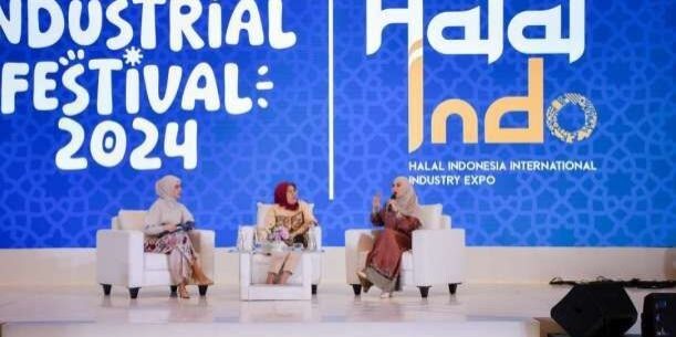 Talk show Industrial Festival 2024 bertajuk How to Gain Profit Through Marketplace 


