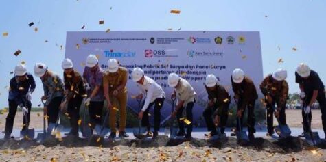Groundbreaking pembangunan pabrik sel serta modul surya terintegrasi milik grup Sinar Mas di Kendal, Jawa Tengah

