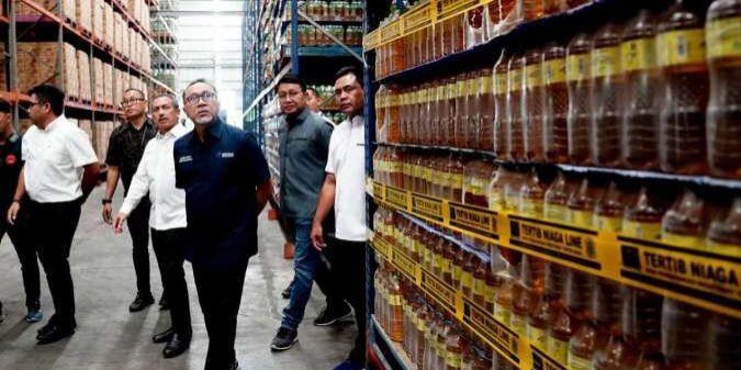 Kementerian Perdagangan bersama Satgas Pangan Polri sidak terhadap ketersediaan produk minyak goreng merek MinyakKita