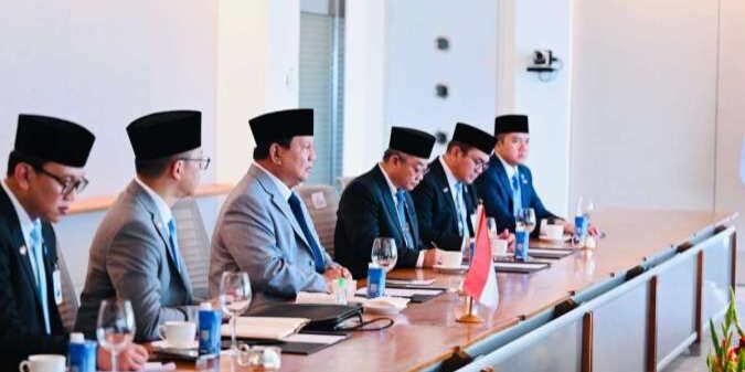 Presiden Prabowo Subianto bertemu Perdana Menteri Malaysia Anwar Ibrahim di Kuala Lumpur, Malaysia