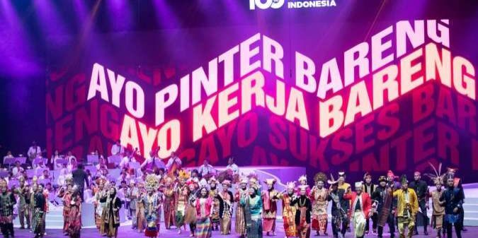 PT Smartfren Telecom Tbk menutup tahun 2023 menyelenggarakan pergelaran seni dan budaya


