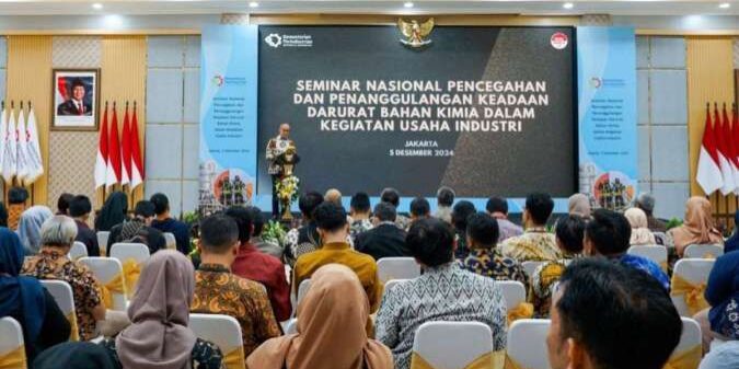 Seminar Nasional Pencegahan dan Penanggulangan Keadaan Darurat Bahan Kimia dalam Kegiatan Usaha Industri 