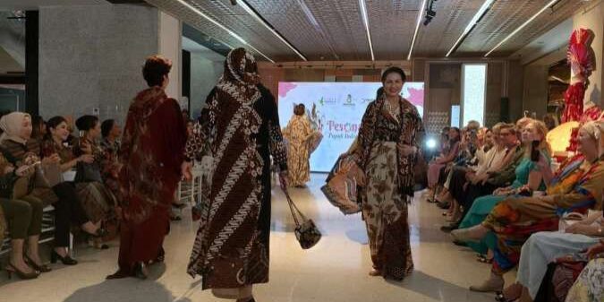 PT Pupuk Indonesia komit memberdayakan pelaku UMKM di bidang wastra (warisan nusantara) dan kerajinan tangan

