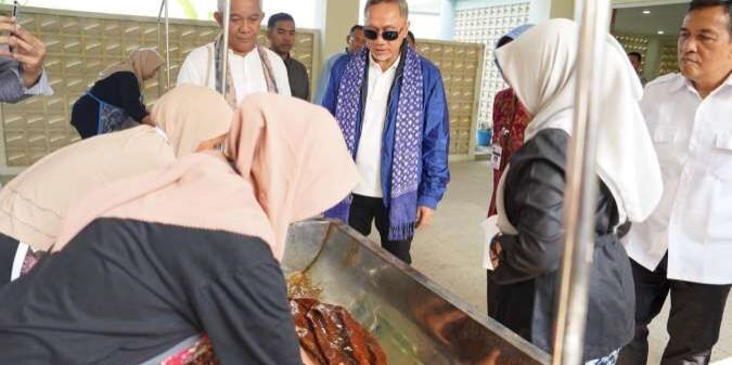 Galeri Sentra Batik Pewarna Alam Gunung Pati, Semarang, Jawa Tengah