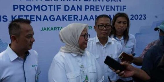 Direktur Pelayanan BPJS Ketenagakerjaan Roswita Nilakurnia membuka kegiatan Promotif 