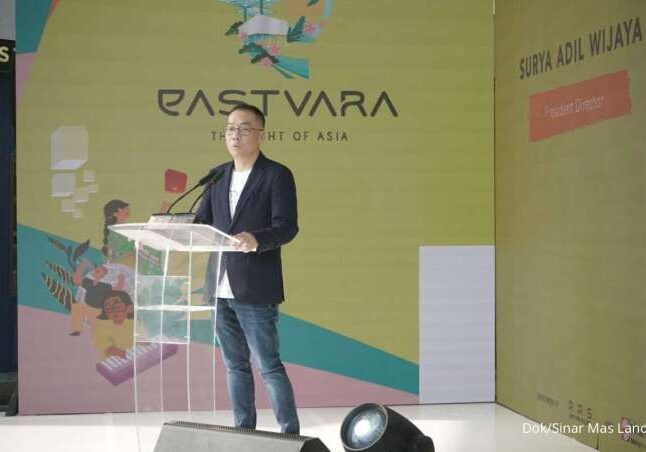 Surya Adil Wijaya (Direktur Utama Eastvara) memberikan sambutan pada acara soft opening Eastvara Mall BSD City