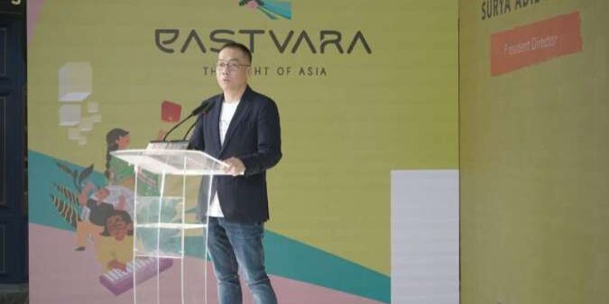 Surya Adil Wijaya (Direktur Utama Eastvara) memberikan sambutan pada acara soft opening Eastvara Mall BSD City