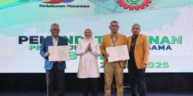 PT Perkebunan Nusantara III bersama Federasi Serikat Pekerja Perkebunan Nusantara (FSPBUN), melakukan penandatanganan Perjanjian Kerja Bersama Induk periode 2024-2025