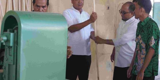 Permesinan Pengolah Rotan meningkatkan kapasitas UPT Rotan Hampangen sebagai penyedia bahan baku rotan siap pakai