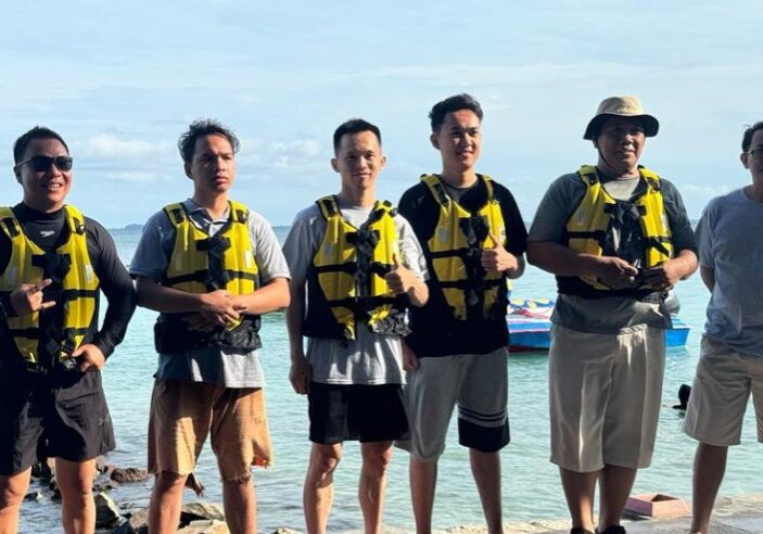 Pulau Tidung dijadikan tempat berwisata bahari permukaan laut