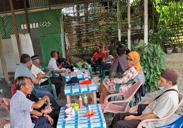 Tim Pembangunan Perumahan PWI Sumut rapat di Kafe Pojok PWI Desa Sampali Percut Sei Tuan dipimpin Ketua Tim Abyadi Siregar 

