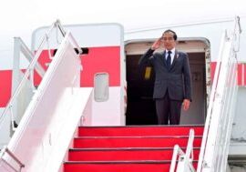Presiden Joko Widodo bertolak dari Bandara Internasional Kualanamu menuju Afrika (foto: BPMI Setpres)