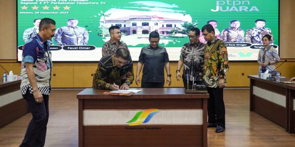 Subholding PalmCo Terbentuk, PTPN IV Regional I Serah Terima Jabatan Regional Head dan SEVP


