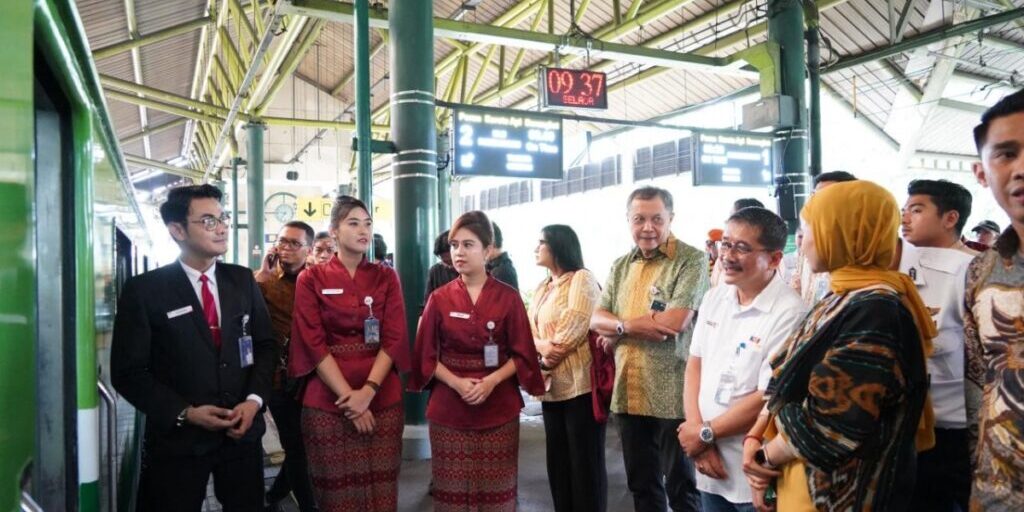 Pengguna KAI Wisata Padati Libur Panjang Tahun Baru Imlek 2024

