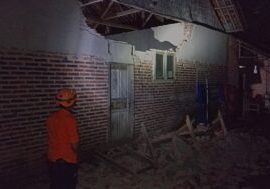 Gempa Magnitudo 6,2 di Garut Rusak Sejumlah Bangunan (Foto: BNPB)


