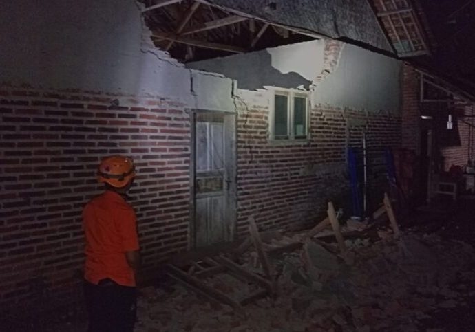 Gempa Magnitudo 6,2 di Garut Rusak Sejumlah Bangunan (Foto: BNPB)


