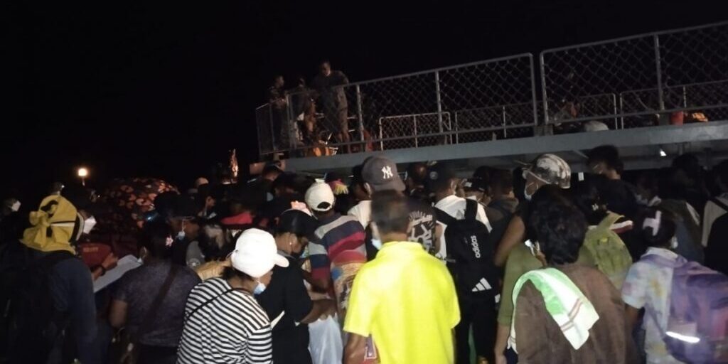 Ribuan warga dievakuasi. (Foto: BNPB)