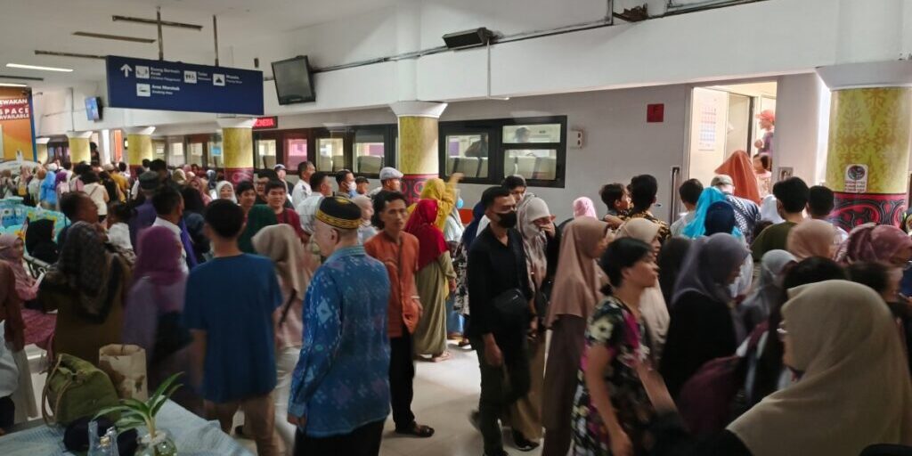 Kereta Api Indonesia Divisi Regional I Sumatera Utara mengoperasikan 1 KA tambahan Sribilah Utama