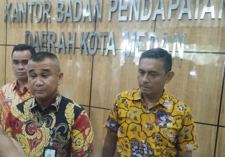 Pelaksana Tugas Kepala Badan Pendapatan Daerah (Bapenda) Kota Medan, Sofyan, saat memberikan keterangan

