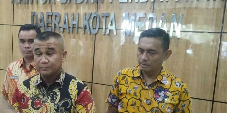 Pelaksana Tugas Kepala Badan Pendapatan Daerah (Bapenda) Kota Medan, Sofyan, saat memberikan keterangan

