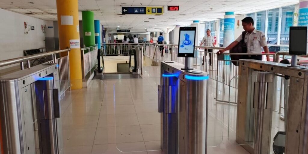 Teknologi Face Recognition Boarding Gate Diuji Coba di Stasiun KA Medan

