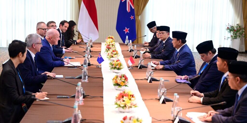 Prabowo Subianto, menggelar pertemuan bilateral dengan Perdana Menteri Selandia Baru, Christopher Luxon, di Lima, Peru, Jumat (15/11/2024). (Foto: BPMI Setpres)

