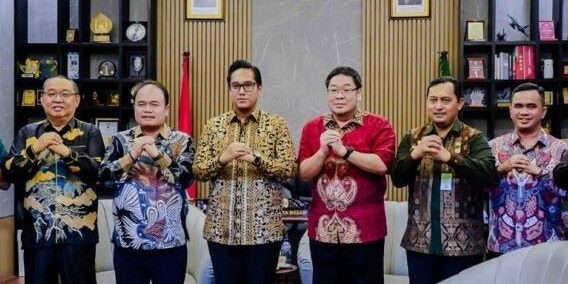 Wali Kota Medan, Rico Tri Putra Bayu Waas, menerima audiensi Dewan Pimpinan Daerah Perwakilan Umat Buddha Indonesia Kota Medan