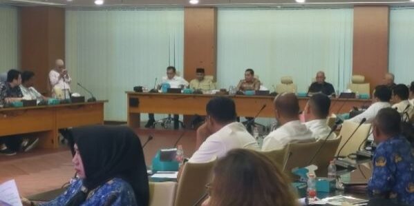 rapat gabungan Komisi A dan Komisi B DPRD Sumut