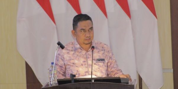 Juru bicara Fraksi PKS DPRD Medan , Zulham Efendi, S.Pd., MI, dalam rapat Paripurna 