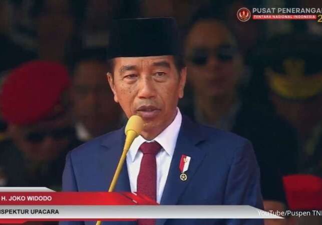 Jokowi menyampaikan amanat pada HUT ke-79 TNI. (Foto: YouTube Puspen TNI)

