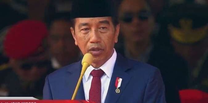 Jokowi menyampaikan amanat pada HUT ke-79 TNI. (Foto: YouTube Puspen TNI)

