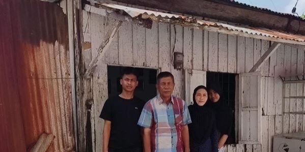 Rumah mereka di Jalan Kapten Muslim, Dwikora, Medan Helvetia, Kota Medan yang ditempati Surya dan keluarganya


