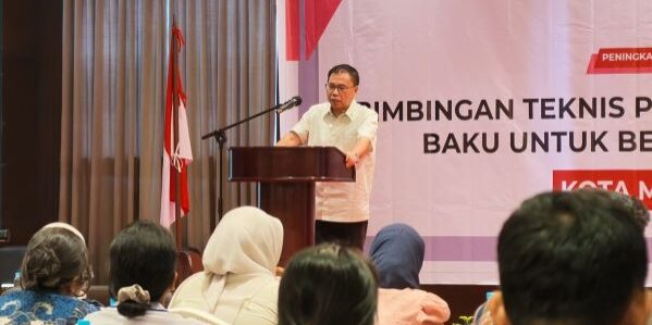 Sofyan Tan jadi keynote speaker dalam Bimbingan Teknis Pemanfaatan Bambu sebagai Bahan Baku untuk Berbagai Produk Bernilai Tinggi digelardi Hotel Four Points by Sheraton Medan.

